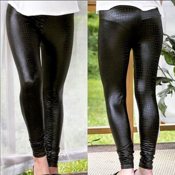Textured  Croc  Leggings - Picture 4 of 11